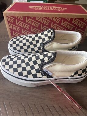 Vans Kids Checkerboard Slip-On Sneakers in Black and White Size 2